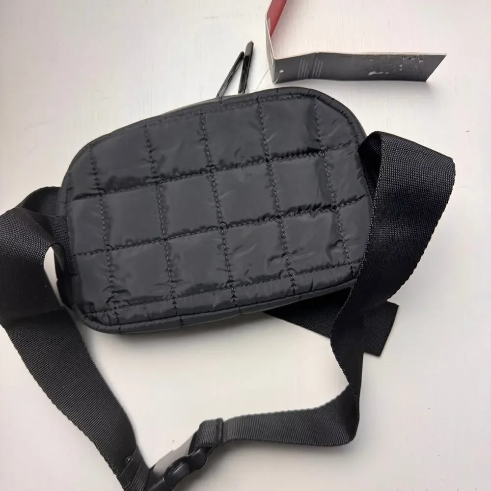 Reebok Trendy Fashionable Lightweight Black Fanny Pack Case Sz 1.6 L NWT